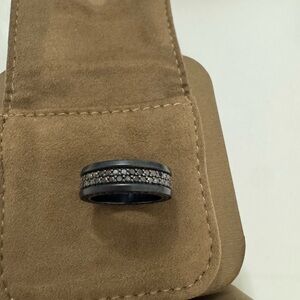 David Yurman STREAMLINE® TWO ROW BAND RING
Black Titanium with Black Diamonds